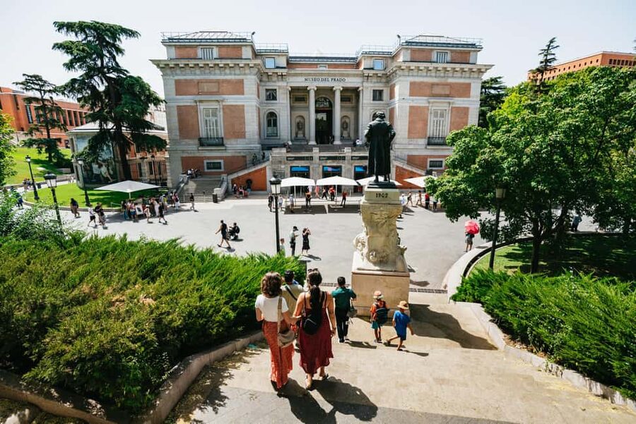 Madrid: Skip-the-Line Prado Museum Guided Tour - What the tour does well for families and first-time visitors