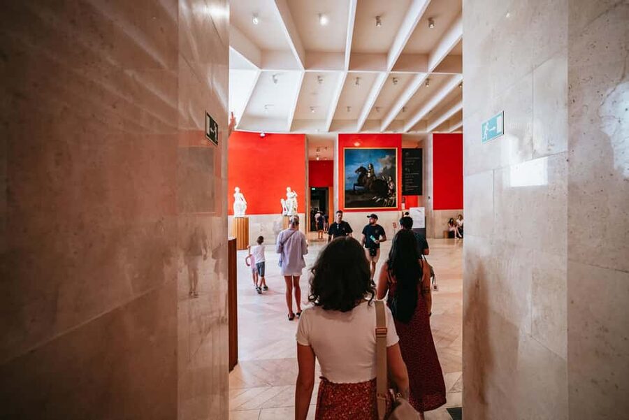 Madrid: Skip-the-Line Prado Museum Guided Tour - Staying inside after the guide leaves