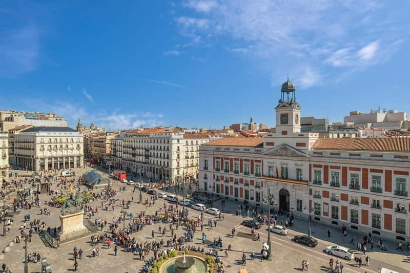 Madrid: Small-group historical walking tour - Meeting at the Mariblanca statue