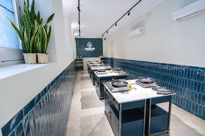 Madrid Spanish Omelet Cooking Class and Bottomless Wine brunch - What you actually cook at The Cooking Clubhouse