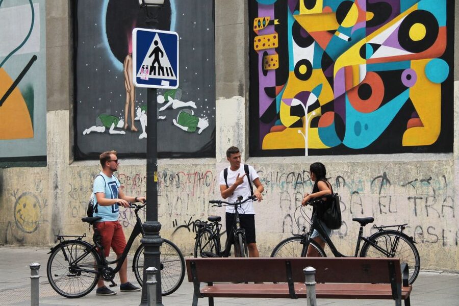 Madrid: Street Art Bike Tour - Solar Antonio Grilo and Esto es una Plaza