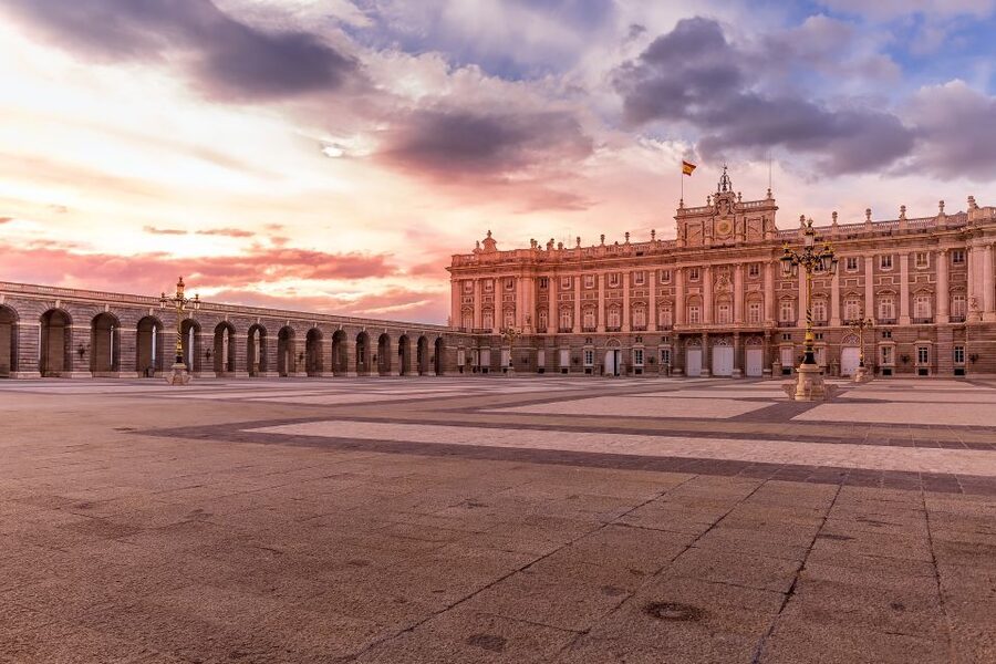 Madrid: Sunset Walking Tour with Optional Flamenco Show - Key points at a glance