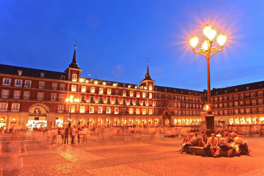 Madrid: Sunset Walking Tour with Optional Flamenco Show - Plaza Mayor and the end of the city walk
