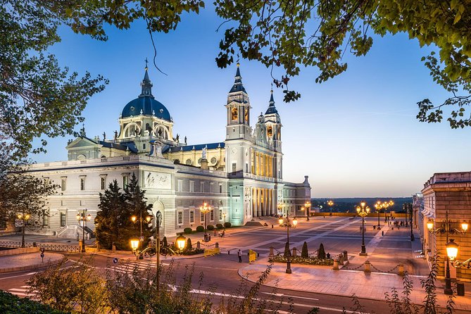 Madrid Sunset Walking Tour with Optional Flamenco Show and Dinner - Why an evening walk works so well in Madrid