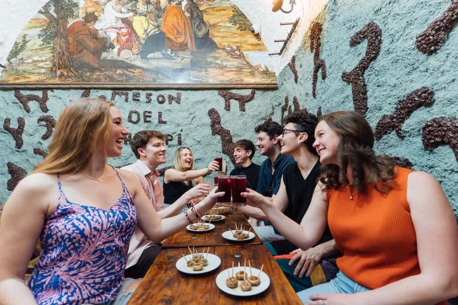 Madrid Tapas and Guided Food Tour with Dinner - How the social format affects your evening