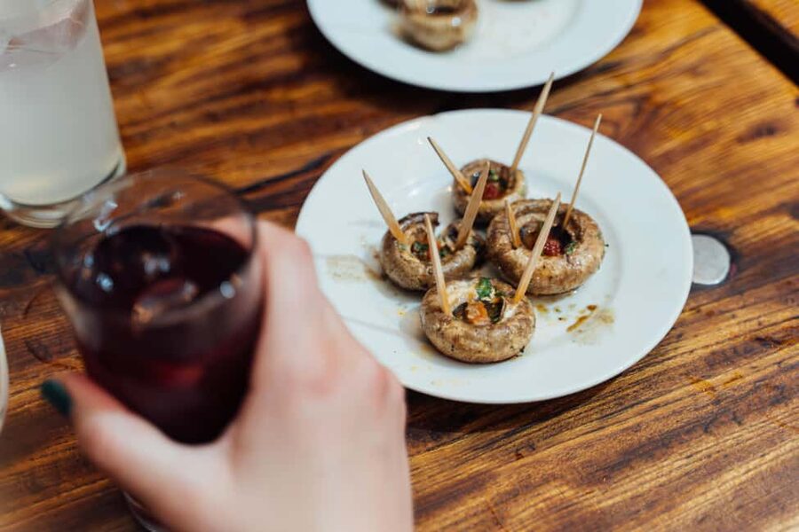 Madrid: Tapas Food Crawl with 6 Tapas and 4 Drinks - How much value do you get for $67?