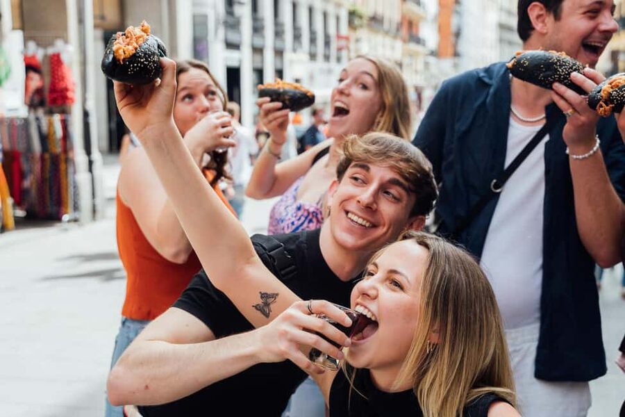 Madrid: Tapas Food Tour with Drinks and Food - How much food do you receive?