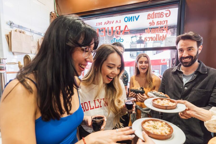 Madrid: Tapas Food Tour with Drinks and Food - Who will enjoy this La Latina food walk?