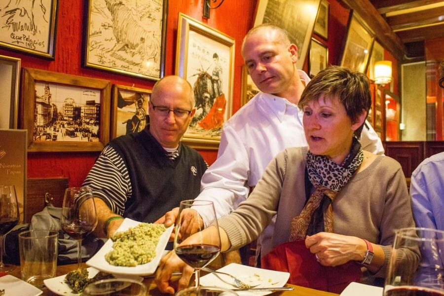 Madrid: Tapas & Wine Tasting Tour with Local Guide - The Guides Make the Difference