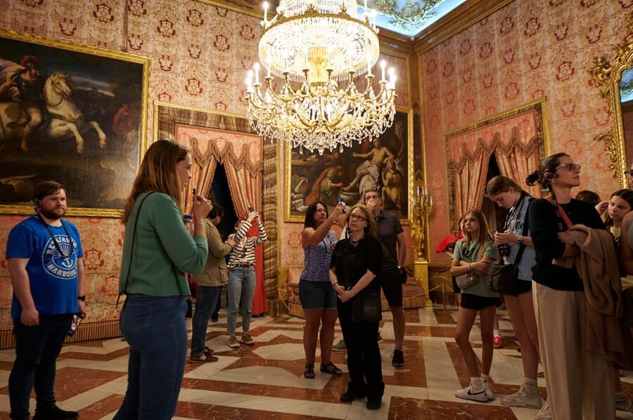 Madrid: The Royal Palace Skip-the-line Guided Tour - Gardens and the palace setting