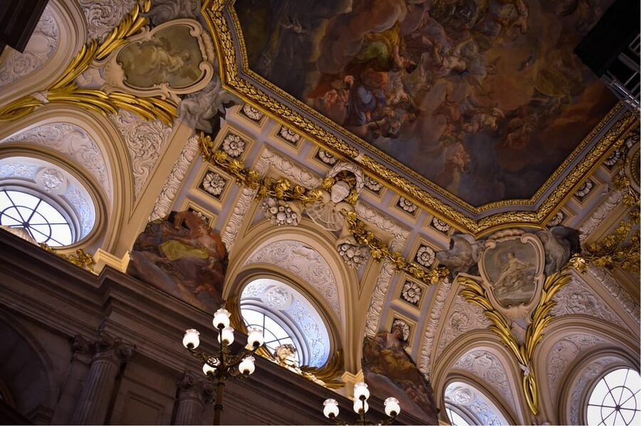Madrid: The Royal Palace Skip-the-line Guided Tour - The guide makes the difference