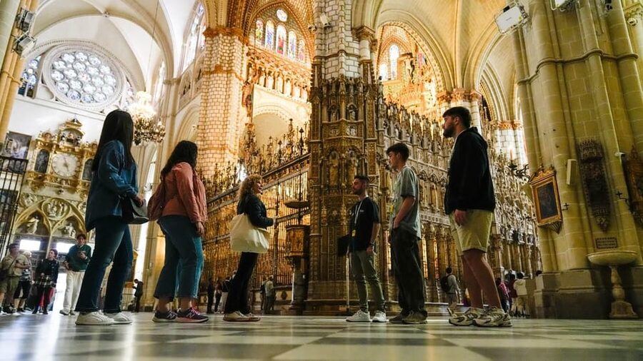 Madrid: Toledo Day Trip with Winery Visit and Wine Tasting - Plaza de Zocodover brings you into Toledo’s public center
