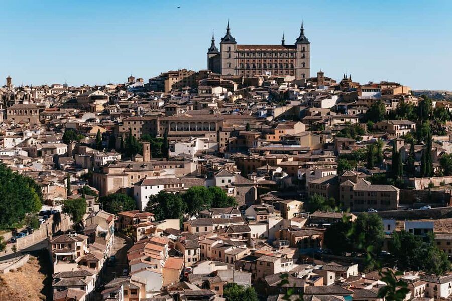 Madrid: Toledo & Segovia Full Day Guided Tour with Alcázar - Who should book this excursion?