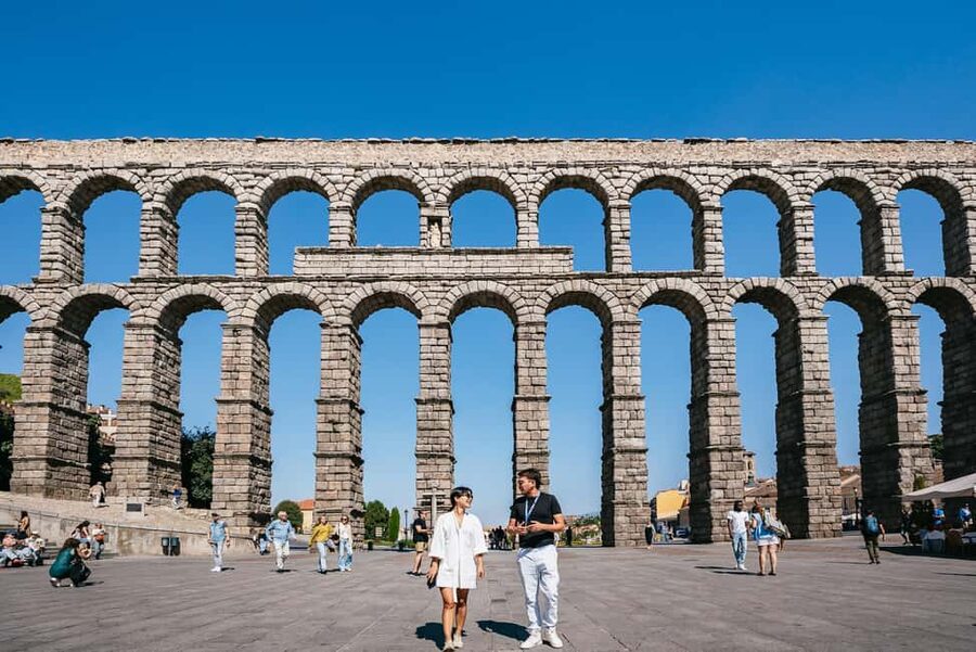 Madrid: Toledo & Segovia Full Day Guided Tour with Alcázar - How the pace feels in real life