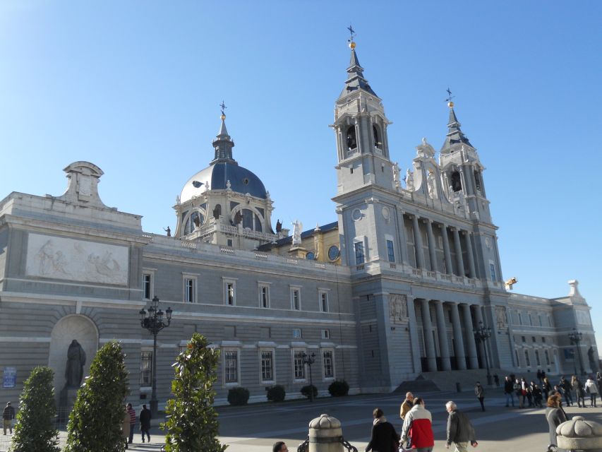 Madrid: Tour of the Historic City Center - Almudena Cathedral and the civic heart of Madrid