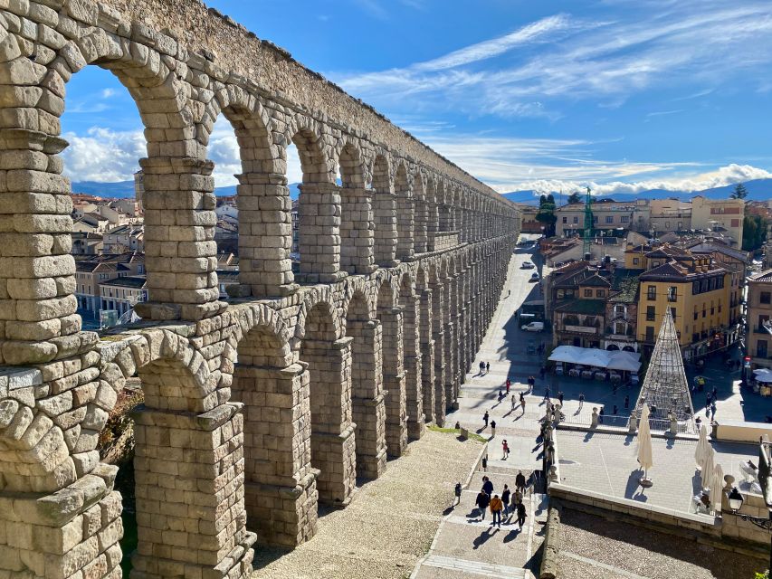 Madrid: Tour Toledo y Segovia, 8 destinos imprescindibles - The Iberian tasting gives the day a welcome pause