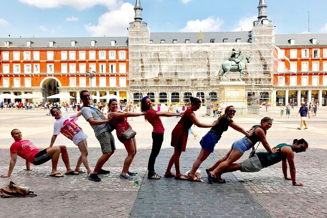 Madrid: Treasure Hunt Experience - Puerta del Sol clues and central Madrid orientation