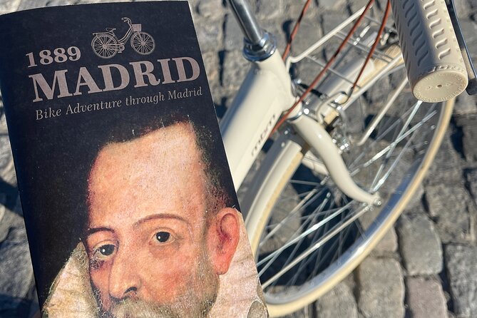 Madrid : Vintage Bikes Rentals with Old Map - Following the 12 historic map spots