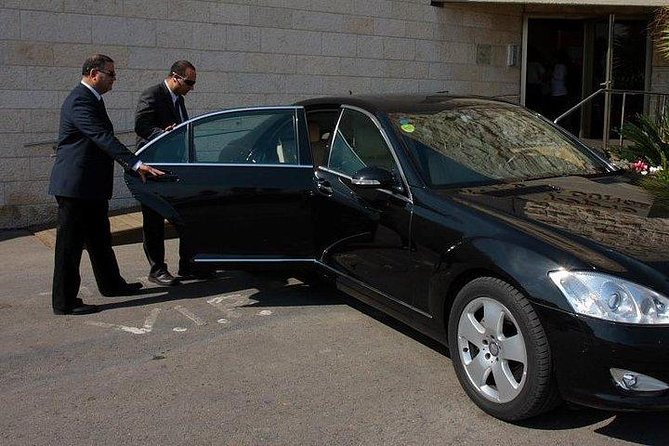 Madrid VIP Private & Secure Airport Transfer - Meeting your driver inside Madrid Barajas