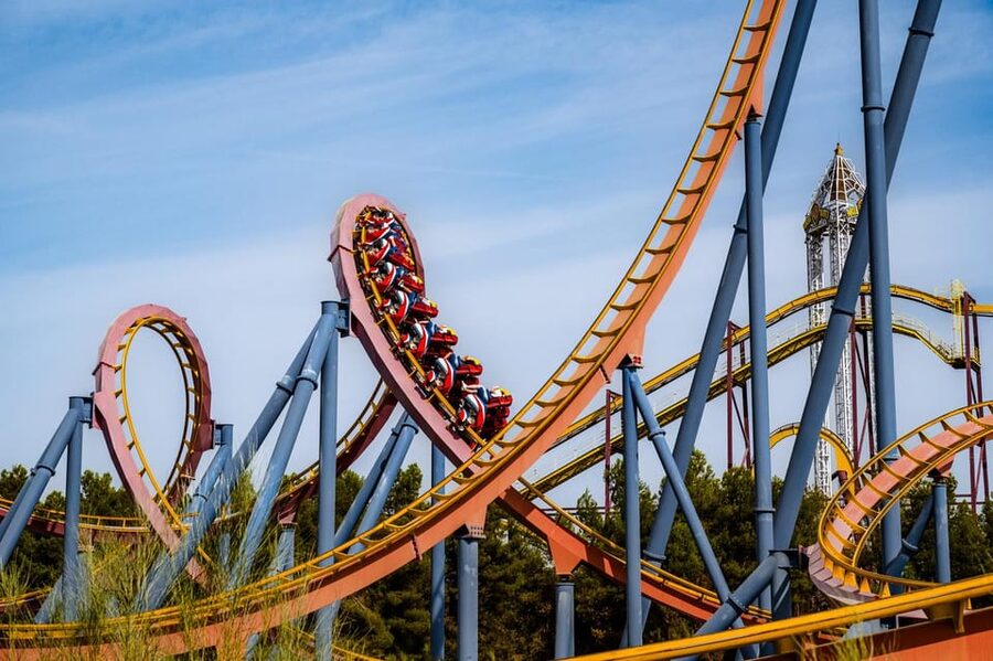 Madrid: Warner Park Entry Ticket - Old West Territory brings cowboys and classic park rides
