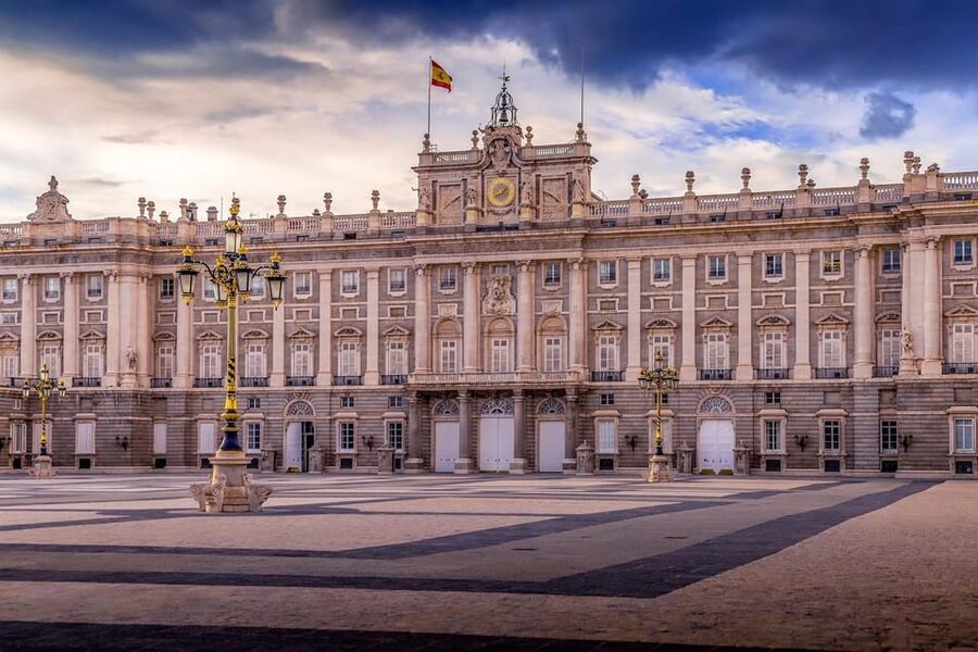 Madrid: Welcome to Madrid Guided Walking Tour in English - Starting at Opera and Madrid’s royal quarter