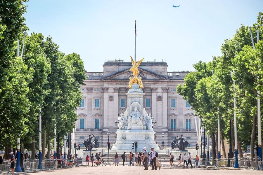 Madrid: Welcome to Madrid Guided Walking Tour in English - Gran Vía and the city’s nineteenth-century makeover