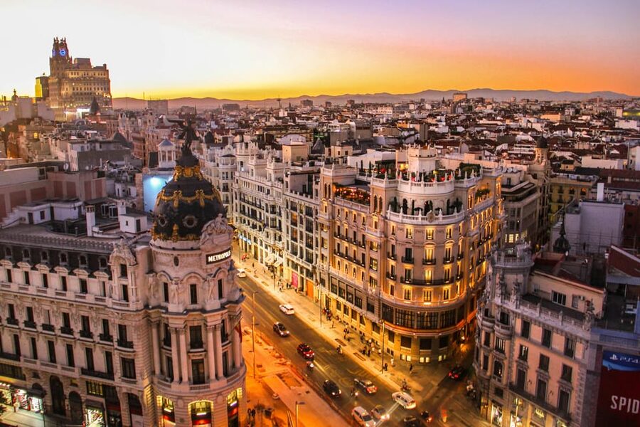 Madrid: Welcome to Madrid Guided Walking Tour in English - Ending at the Congress of Deputies