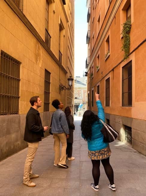 Madrid: Welcome to Madrid Guided Walking Tour - Starting at the Fountain of Orpheus