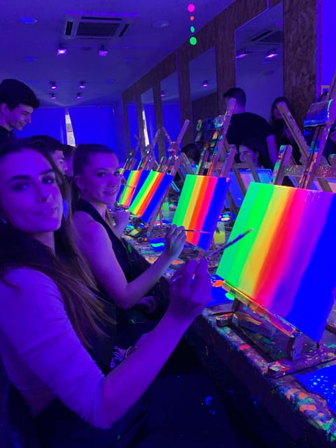 Madrid: Wine Gogh Glow Academy Paint and Sip Classes - The value of $47 per person