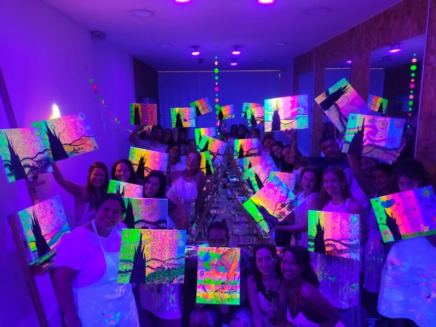 Madrid: Wine Gogh Glow Academy Paint and Sip Classes - Why the neon theme changes the experience