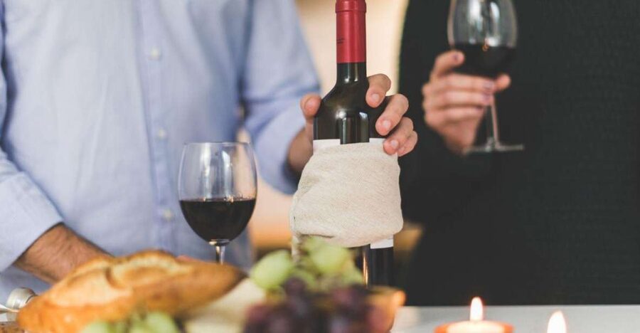 Madrid: Wine Tasting Experience - Tapas turn the tasting into an evening aperitif
