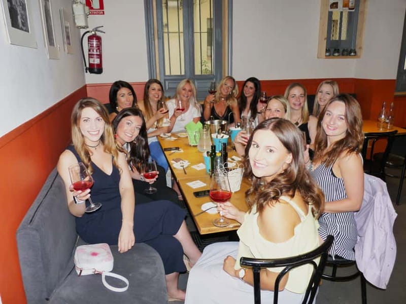 Madrid Wine Tasting, Flamenco Class and Pub Crawl - An evening that moves from wine to flamenco
