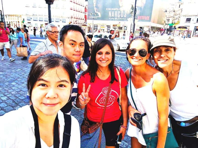 Madrid Wine Tasting, Flamenco Class and Pub Crawl - Meeting the guide at Puerta del Sol