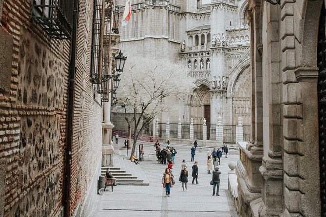 Magical Toledo - Half Day Trip from Madrid with culinary tasting - El Transito Synagogue and Sephardic Museum