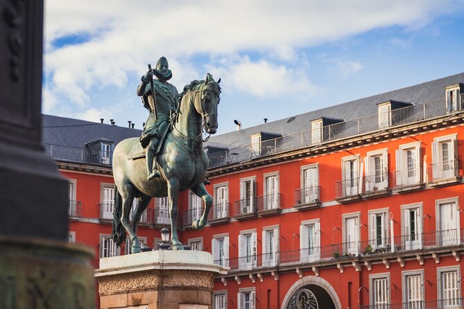 Medieval Madrid: Discover Legends & History - Madrid’s strawberry tree and the taste of Madroño