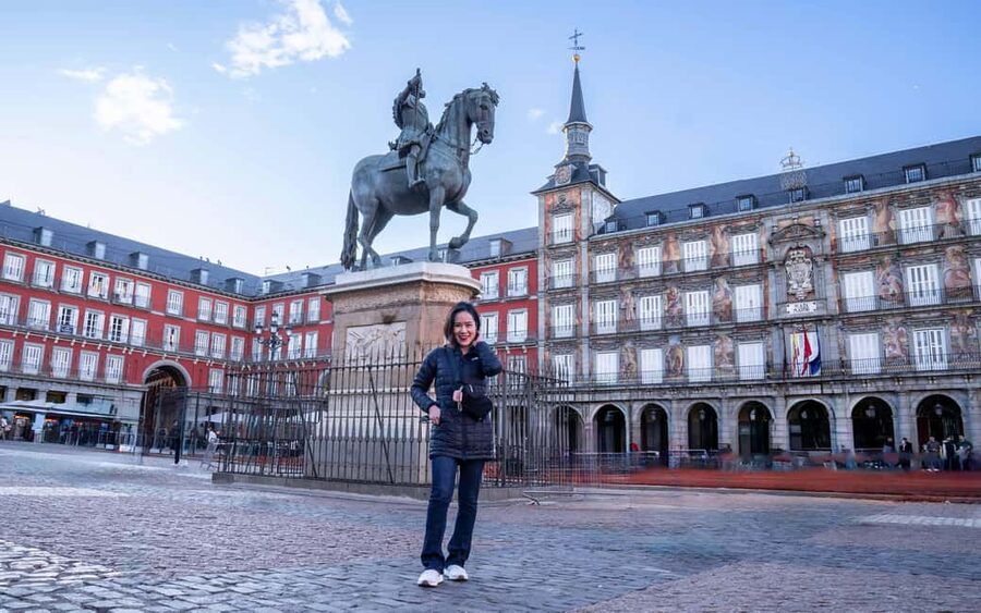 Memorable Photographic Tour of Madrid - Should you book the Sol to Plaza Mayor photo tour?