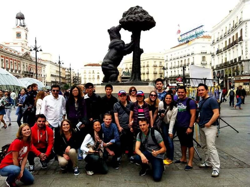 Mysteries & Tapas Tour in Madrid + Pub Crawl - Who will enjoy this evening most?