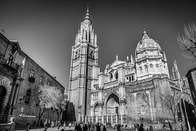 Pack 3 Cultures + Cathedral - Morning at the Cristo de la Luz Mosque