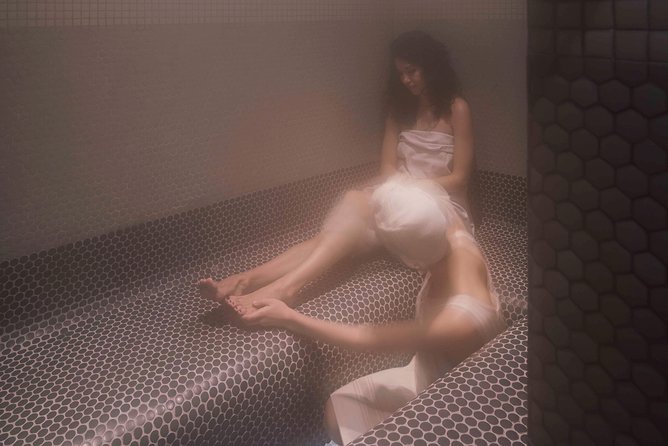 Pamper your feet with foot bath and reflexology massage - Why the private format matters