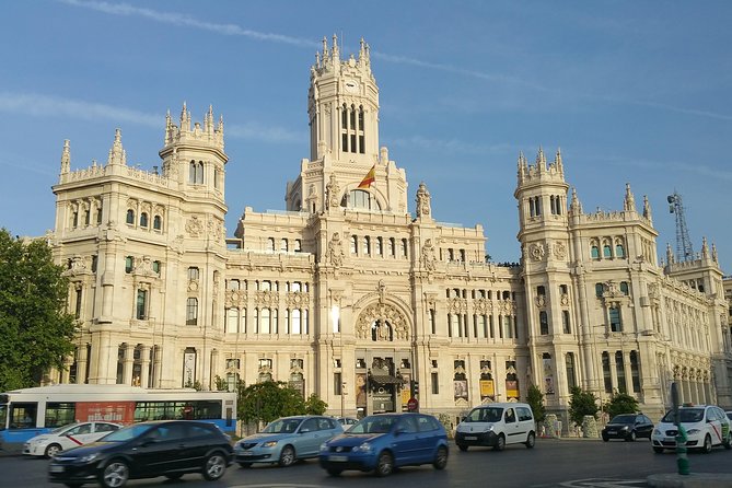 Panoramic Private Tour Madrid with hotel pick up - A fast, private introduction to Madrid