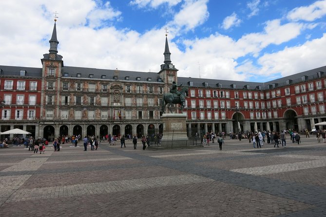 Panoramic Private Tour Madrid with hotel pick up - Las Ventas: a striking final stop