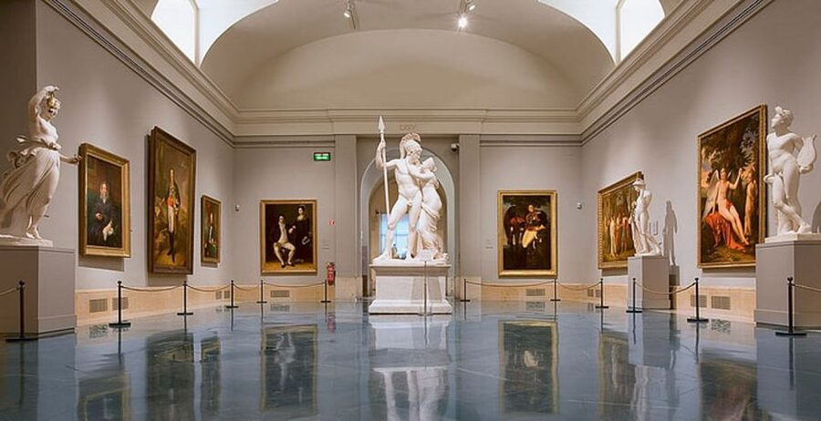 Prado Museum VIP tour with an art Expert, tickets included - Families, wheelchair users, and mixed-language groups