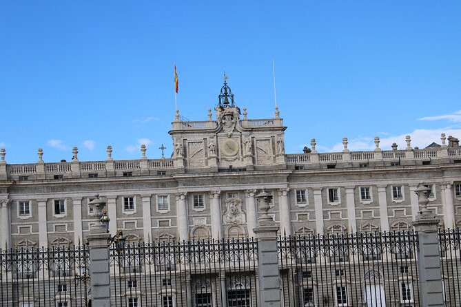 Premium Tour Royal Palace of Madrid : expert guide + no normal queue - The Throne Room and the power of ceremony