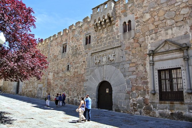 Private 3-hour Walking Tour of Avila with official tour guide - Teresa of Avila and Local Stories