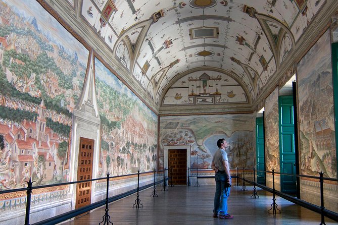 Private 8-hour Tour of Madrid + Escorial Monastery & Valley of the Fallen - The guide matters more than the vehicle