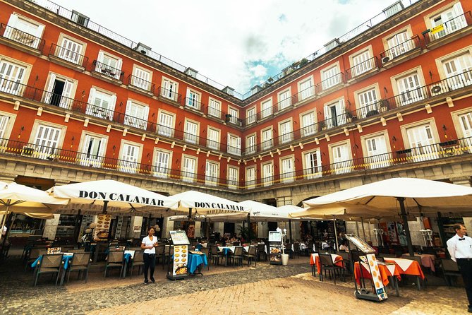 Private City Kickstart Tour: Madrid - Meeting at Plaza de Isabel II