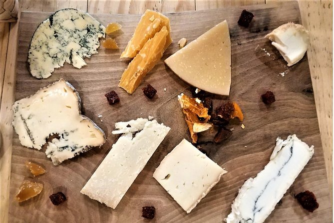 Private Food, Tapas & Wine Tour of Madrid with Customizable Menu All Included - Fifteen minutes at Plaza Mayor