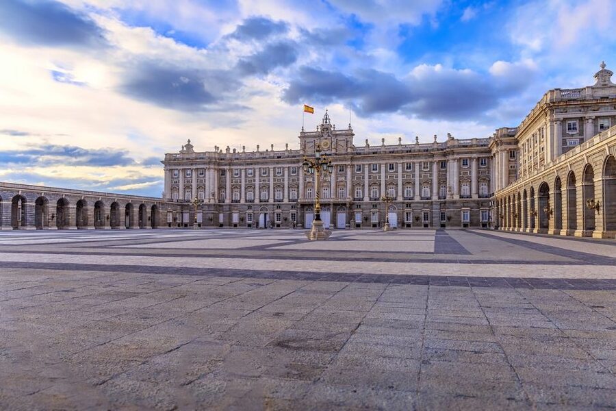 Private guided tour Royal Palace & Royal Collections Gallery - The Royal Collections Gallery’s 650 works