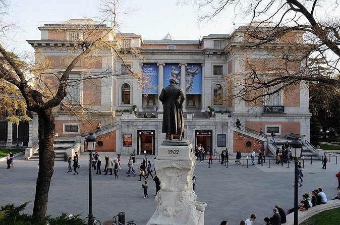 Private guided visit of Prado Museum of Madrid with official tour guide - Timing, meeting point, and practical details