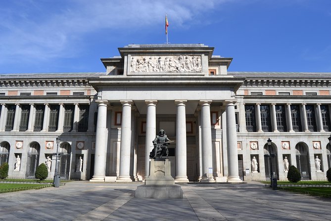 Private guided visit of Prado Museum of Madrid with official tour guide - Entering the Prado in central Madrid